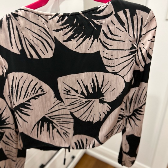 Black and light pink crop top - Picture 3 of 3